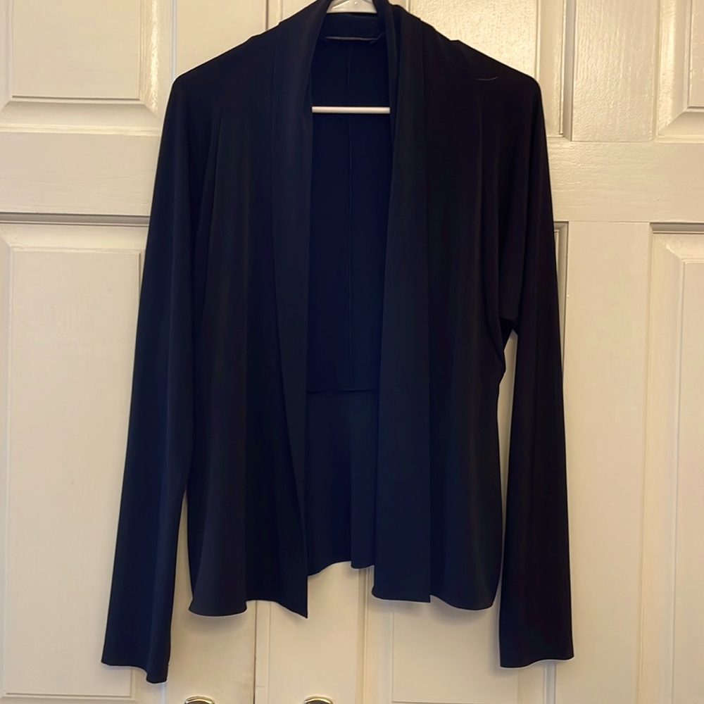 Joeffer Caoc Women’s Topper with Peplum, Size S/P. Color: Black.